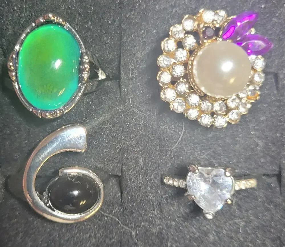 Womens Rings 4 Pc Lot Size 7.75 7 3/4 Mood Heart Abstract Rhinestones